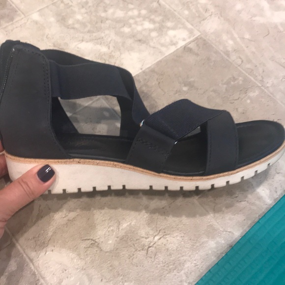 Sandals - Picture 2 of 5